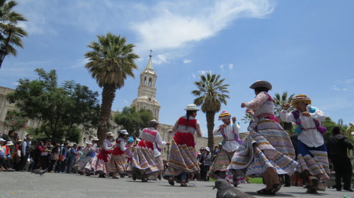 MÁS DE 15 MIL TURISTAS LLEGARÁN AL COLCA POR FESTIVIDAD.