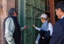 RESTAURAN PUERTA DE CATEDRAL DE PUNO