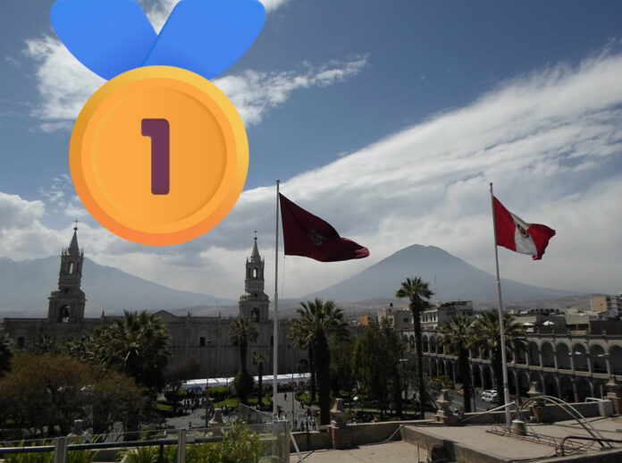 MUNICIPALIDAD DE AREQUIPA RECIBE RECONOCIMIENTO EN LIMA