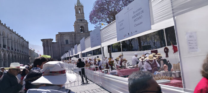 LA TOMA DE LA PLAZA DE ARMAS…